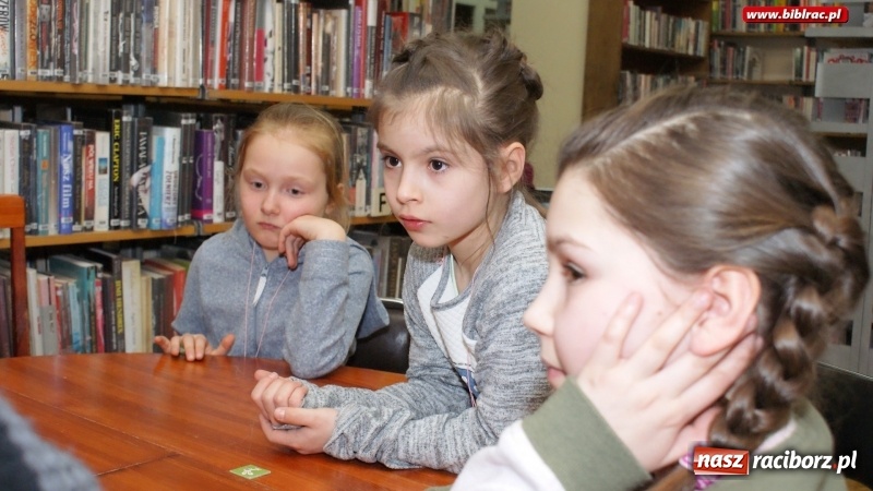 Zdjęcie w galerii na portalu naszraciborz.pl: Noc na bardzo Dzikim Zachodzie w raciborskiej bibliotece wiadomości z regionu