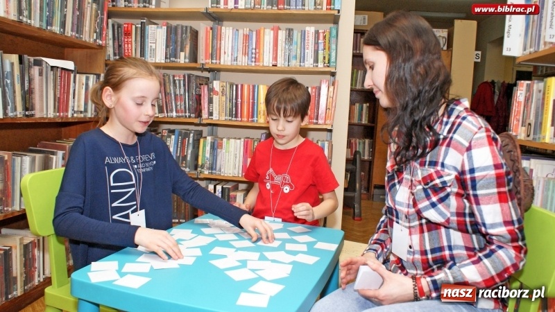 Zdjęcie w galerii na portalu naszraciborz.pl: Noc na bardzo Dzikim Zachodzie w raciborskiej bibliotece wiadomości z regionu