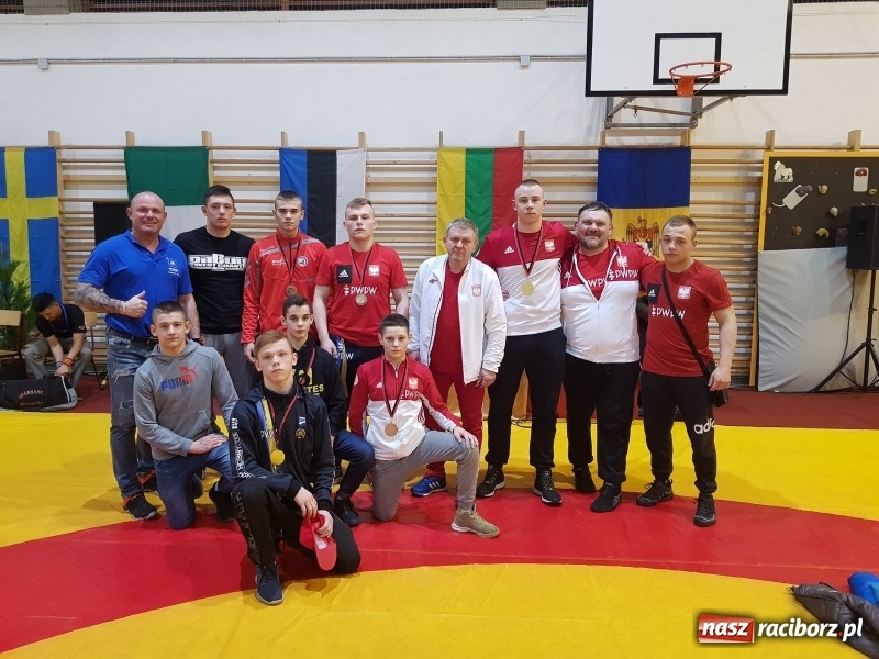 Zdjęcie w galerii na portalu naszraciborz.pl: Medale raciborskich zapaśników na Węgrzech wiadomości z regionu