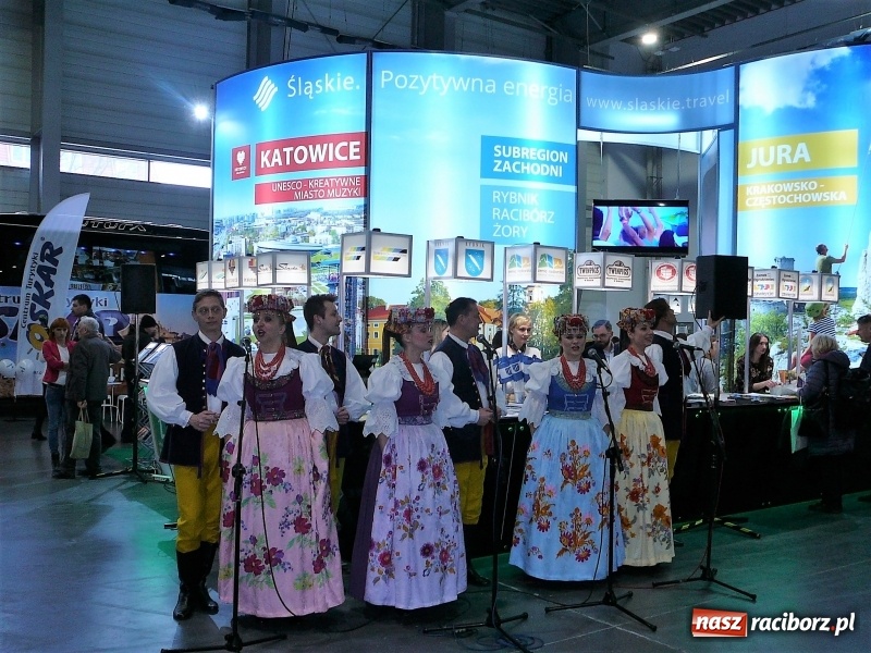 Zdjęcie w galerii na portalu naszraciborz.pl: Promocja z Drengami w roli głównej na targach turystycznych wiadomości z regionu