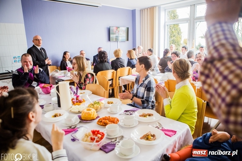 Zdjęcie w galerii na portalu naszraciborz.pl: Śniadanie wielkanocne w Środowiskowym Domu Samopomocy wiadomości z regionu