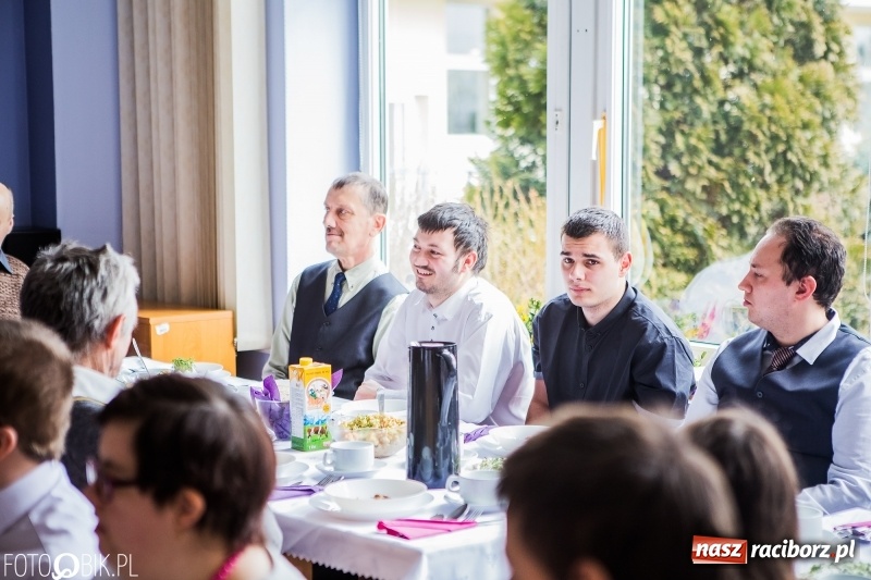 Zdjęcie w galerii na portalu naszraciborz.pl: Śniadanie wielkanocne w Środowiskowym Domu Samopomocy wiadomości z regionu