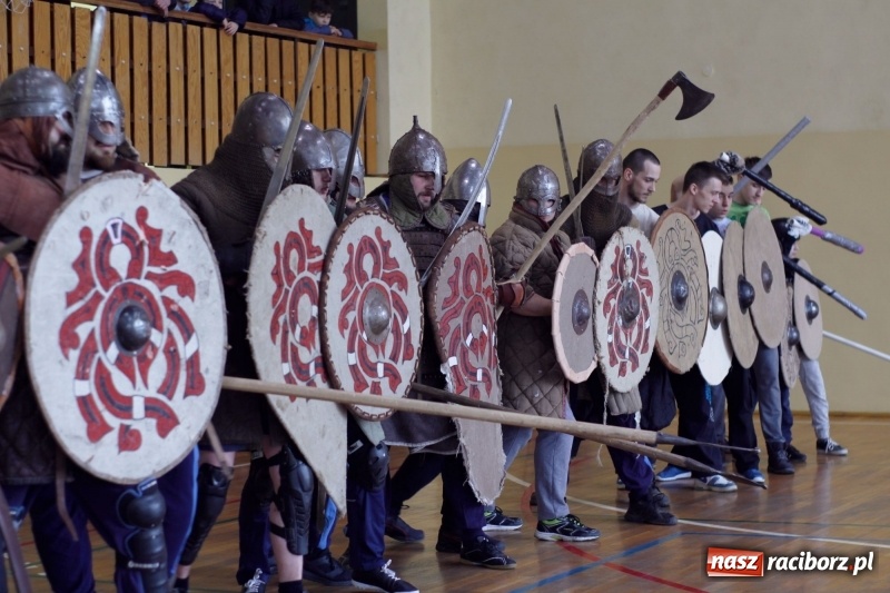 Zdjęcie w galerii na portalu naszraciborz.pl: Duże zainteresowanie Dniem ze średniowieczem w Nędzy wiadomości z regionu