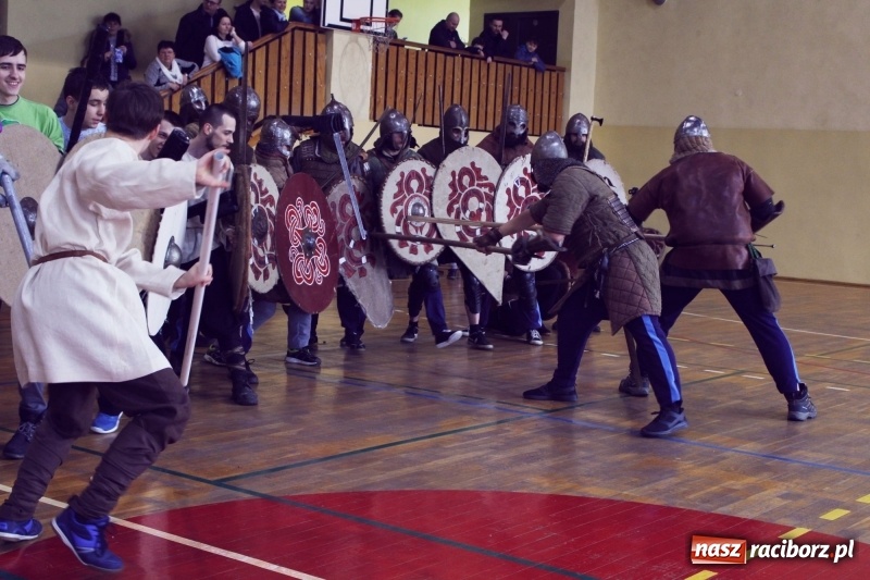 Zdjęcie w galerii na portalu naszraciborz.pl: Duże zainteresowanie Dniem ze średniowieczem w Nędzy wiadomości z regionu