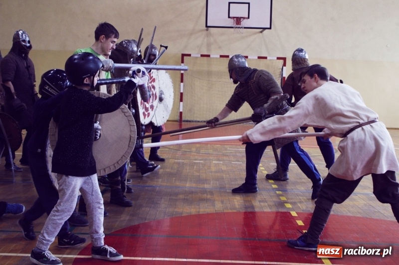 Zdjęcie w galerii na portalu naszraciborz.pl: Duże zainteresowanie Dniem ze średniowieczem w Nędzy wiadomości z regionu