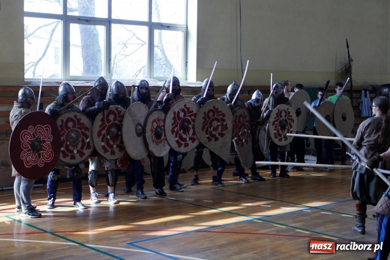 Zdjęcie w galerii na portalu naszraciborz.pl: Duże zainteresowanie Dniem ze średniowieczem w Nędzy wiadomości z regionu