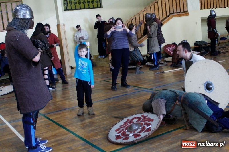 Zdjęcie w galerii na portalu naszraciborz.pl: Duże zainteresowanie Dniem ze średniowieczem w Nędzy wiadomości z regionu
