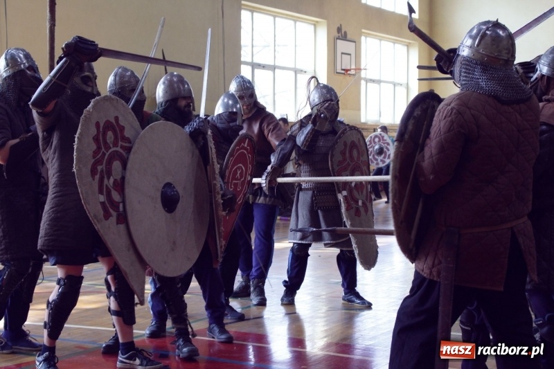 Zdjęcie w galerii na portalu naszraciborz.pl: Duże zainteresowanie Dniem ze średniowieczem w Nędzy wiadomości z regionu