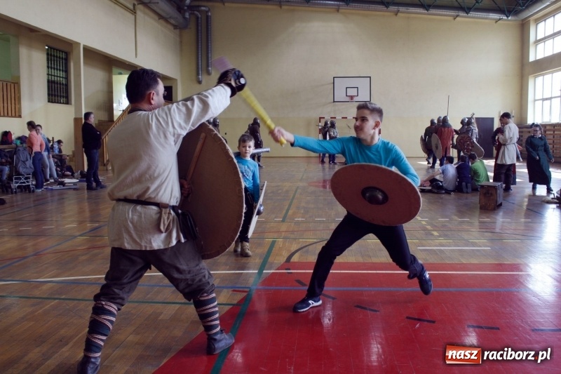 Zdjęcie w galerii na portalu naszraciborz.pl: Duże zainteresowanie Dniem ze średniowieczem w Nędzy wiadomości z regionu