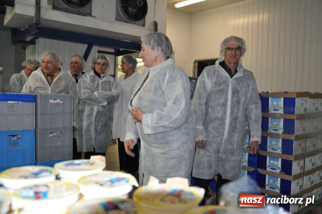 Zdjęcie w galerii na portalu naszraciborz.pl: Zwiedzili raciborską mleczarnię wiadomości z regionu