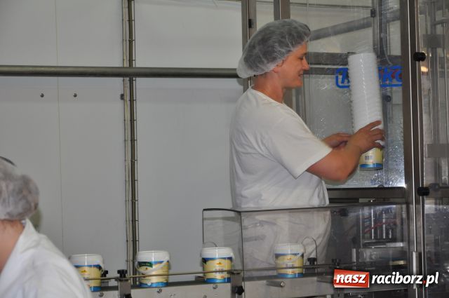 Zdjęcie w galerii na portalu naszraciborz.pl: Zwiedzili raciborską mleczarnię wiadomości z regionu