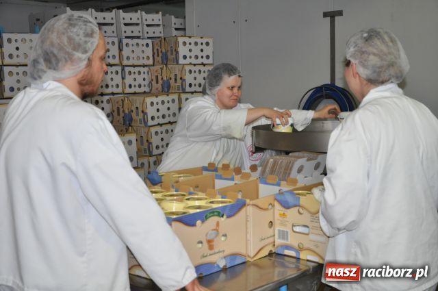 Zdjęcie w galerii na portalu naszraciborz.pl: Zwiedzili raciborską mleczarnię wiadomości z regionu