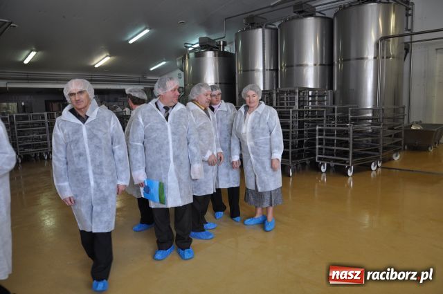Zdjęcie w galerii na portalu naszraciborz.pl: Zwiedzili raciborską mleczarnię wiadomości z regionu