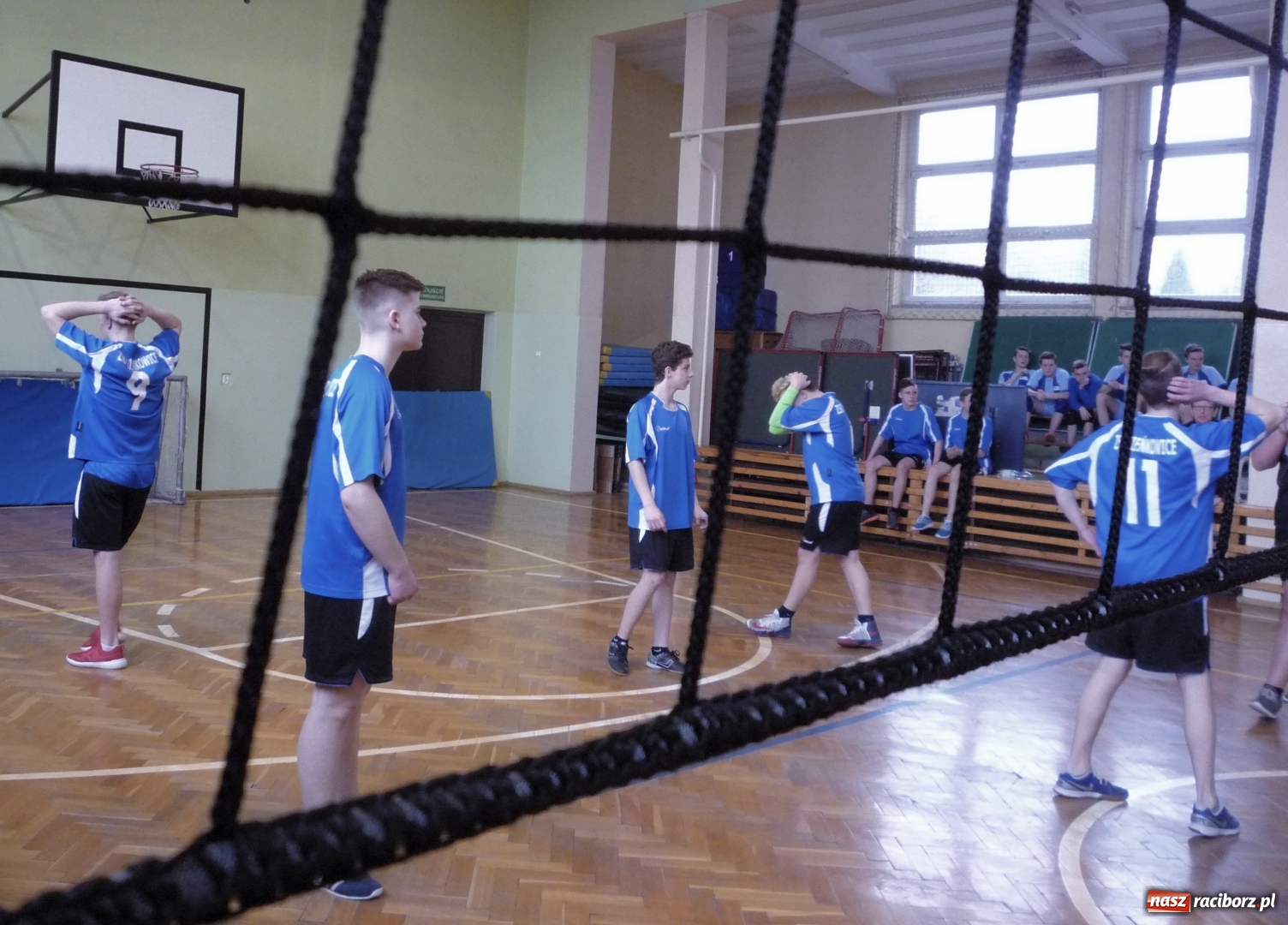 Zdjęcie w galerii na portalu naszraciborz.pl: Gminne zawody piłki siatkowej chłopców w Tworkowie wiadomości z regionu