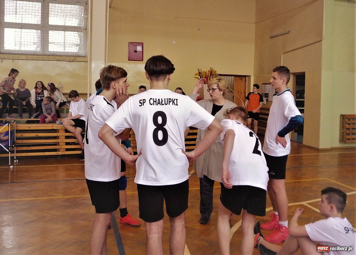 Zdjęcie w galerii na portalu naszraciborz.pl: Gminne zawody piłki siatkowej chłopców w Tworkowie wiadomości z regionu