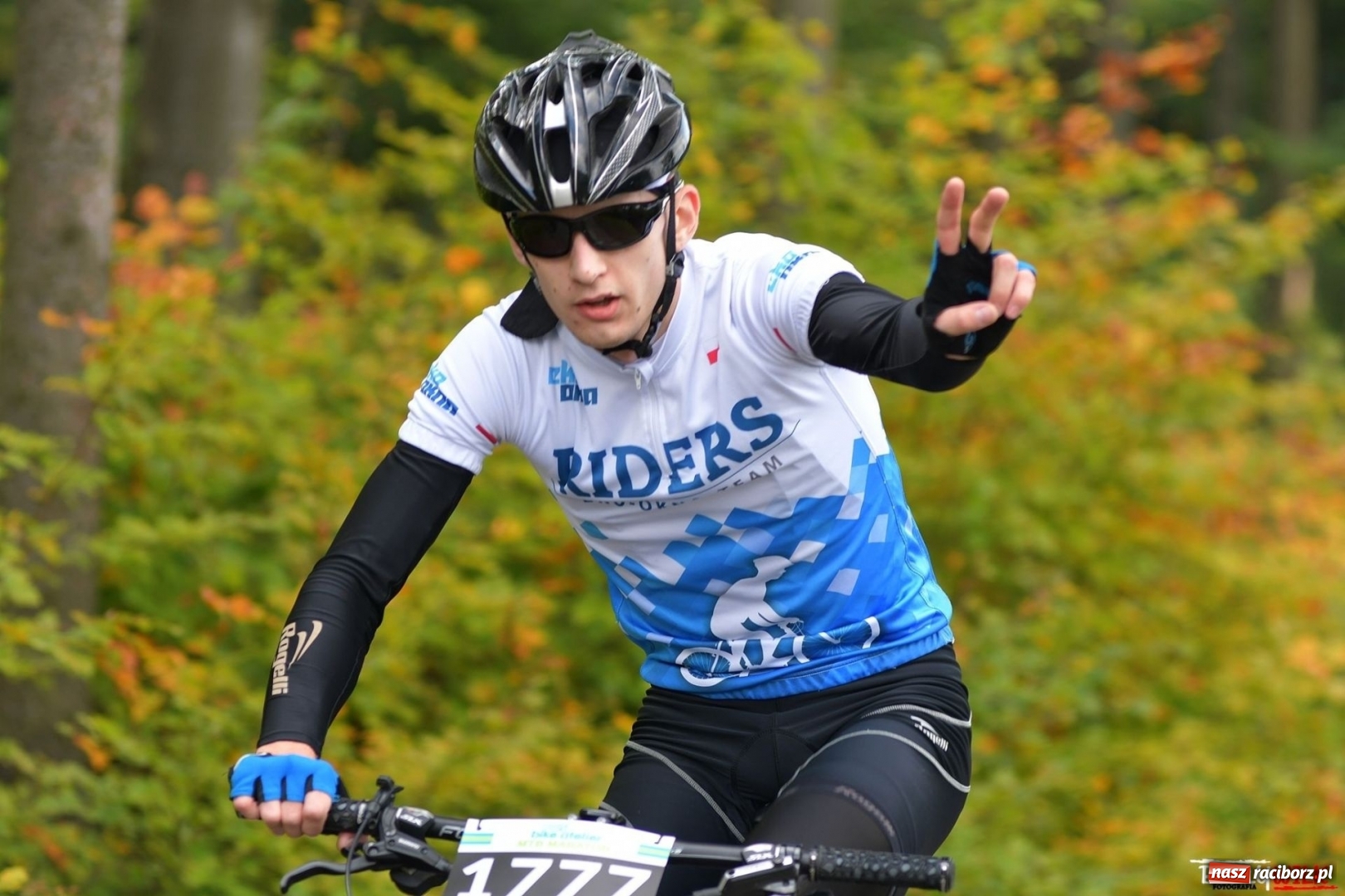 Zdjęcie w galerii na portalu naszraciborz.pl: Łukasz Jureczka kolarz z Eko-Okien rozpoczął sezon zmagań kolarskich wiadomości z regionu