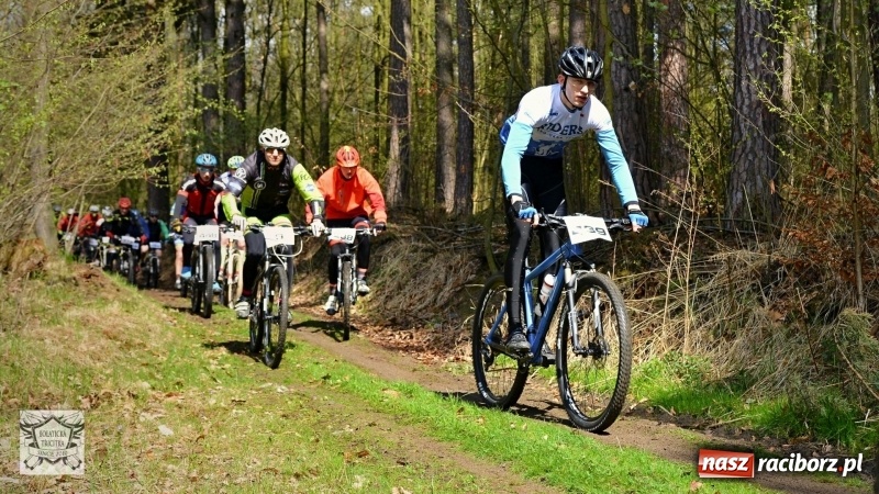 Zdjęcie w galerii na portalu naszraciborz.pl: Łukasz Jureczka kolarz z Eko-Okien rozpoczął sezon zmagań kolarskich wiadomości z regionu