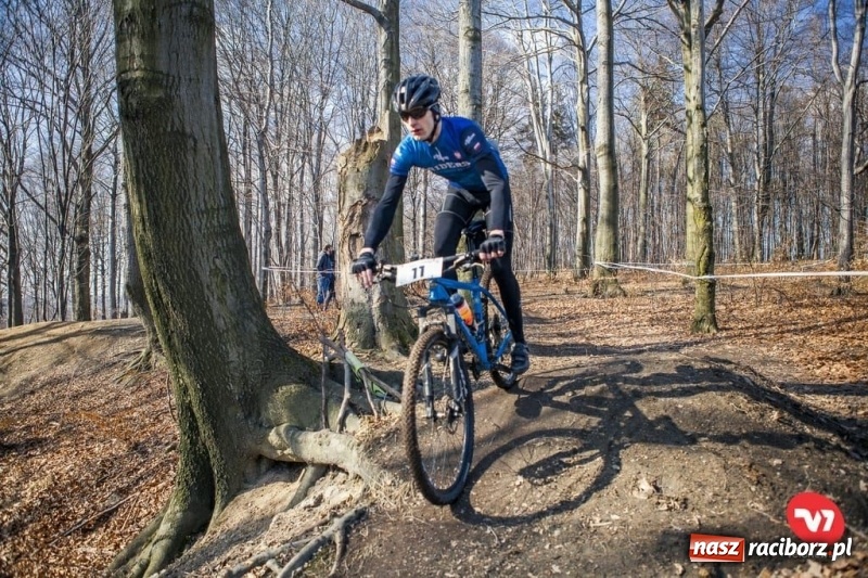Zdjęcie w galerii na portalu naszraciborz.pl: Łukasz Jureczka kolarz z Eko-Okien rozpoczął sezon zmagań kolarskich wiadomości z regionu