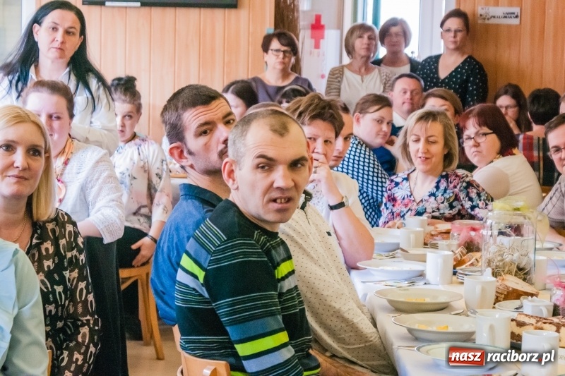 Zdjęcie w galerii na portalu naszraciborz.pl: Śniadanie wielkanocne w Warsztatach Terapii Zajęciowej wiadomości z regionu