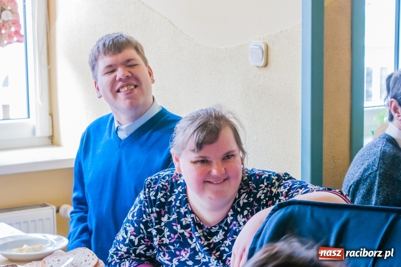 Zdjęcie w galerii na portalu naszraciborz.pl: Śniadanie wielkanocne w Warsztatach Terapii Zajęciowej wiadomości z regionu