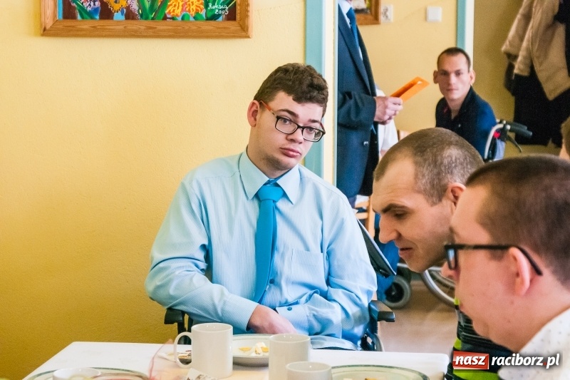 Zdjęcie w galerii na portalu naszraciborz.pl: Śniadanie wielkanocne w Warsztatach Terapii Zajęciowej wiadomości z regionu