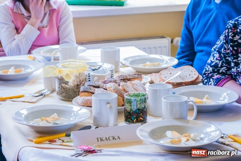 Zdjęcie w galerii na portalu naszraciborz.pl: Śniadanie wielkanocne w Warsztatach Terapii Zajęciowej wiadomości z regionu
