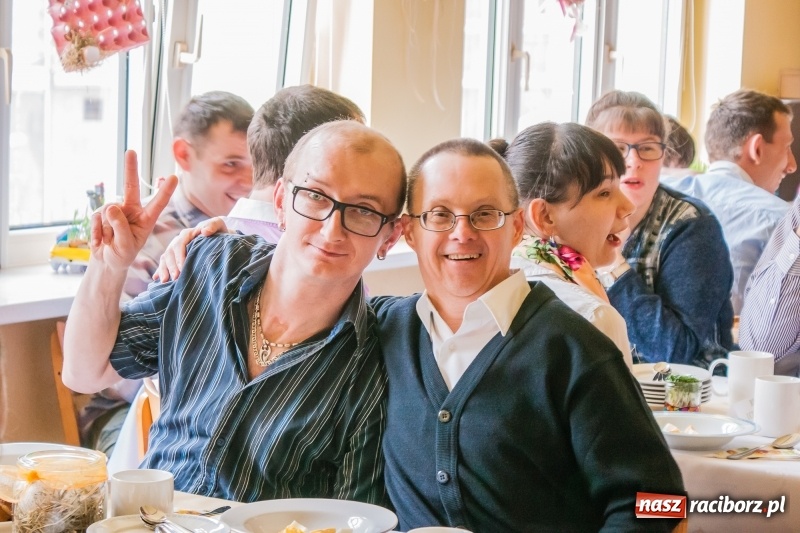 Zdjęcie w galerii na portalu naszraciborz.pl: Śniadanie wielkanocne w Warsztatach Terapii Zajęciowej wiadomości z regionu