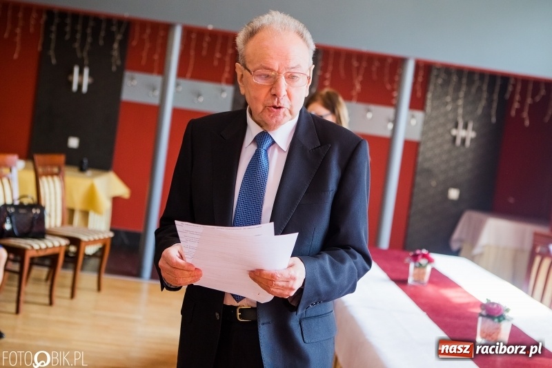 Zdjęcie w galerii na portalu naszraciborz.pl: Raciborska Izba Gospodarcza przekazała pieniądze uzbierane podczas Gwiazdki Serc wiadomości z regionu
