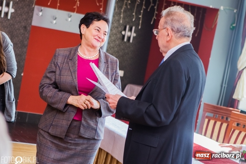 Zdjęcie w galerii na portalu naszraciborz.pl: Raciborska Izba Gospodarcza przekazała pieniądze uzbierane podczas Gwiazdki Serc wiadomości z regionu