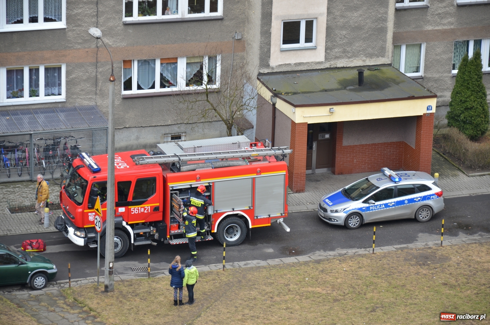 Zdjęcie w galerii na portalu naszraciborz.pl: Akcja służb ratunkowych na Katowickiej  wiadomości z regionu