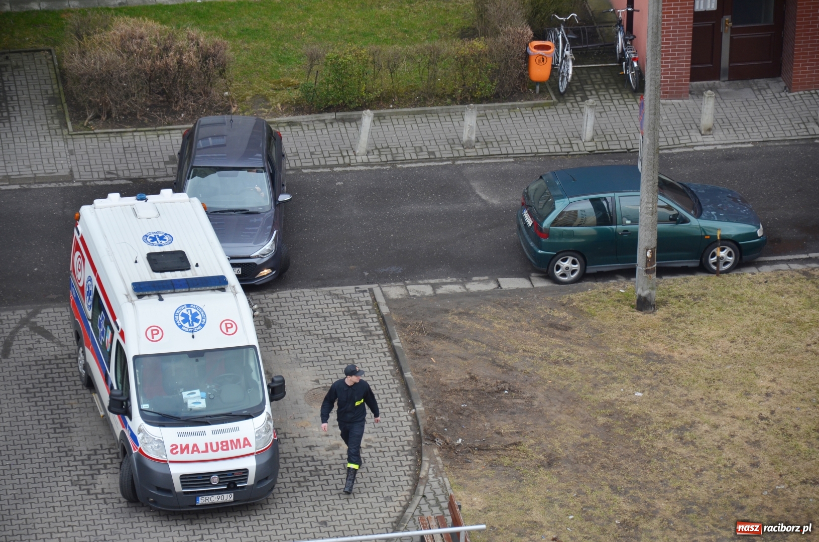 Zdjęcie w galerii na portalu naszraciborz.pl: Akcja służb ratunkowych na Katowickiej  wiadomości z regionu