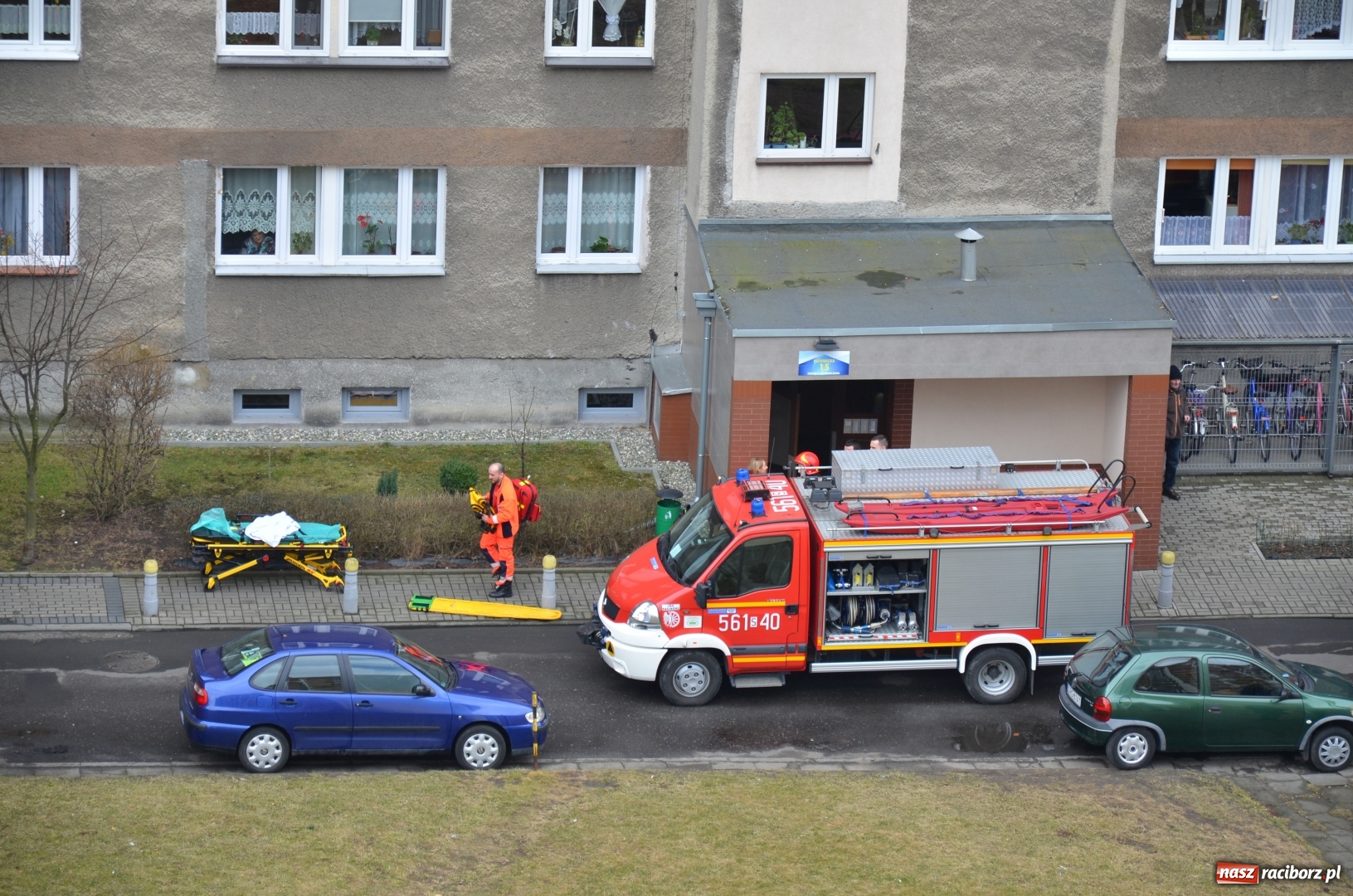 Zdjęcie w galerii na portalu naszraciborz.pl: Akcja służb ratunkowych na Katowickiej  wiadomości z regionu