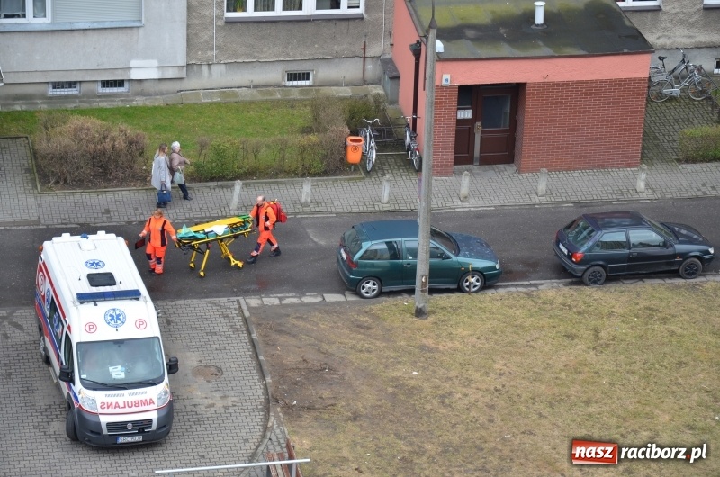 Zdjęcie w galerii na portalu naszraciborz.pl: Akcja służb ratunkowych na Katowickiej  wiadomości z regionu