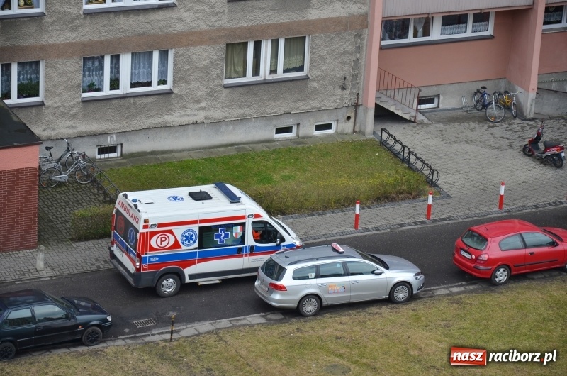 Zdjęcie w galerii na portalu naszraciborz.pl: Akcja służb ratunkowych na Katowickiej  wiadomości z regionu