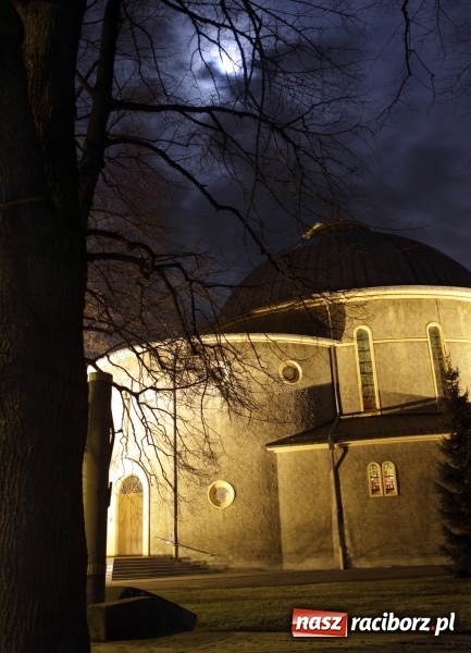 Zdjęcie w galerii na portalu naszraciborz.pl: Wielki Czwartek - dzień kapłaństwa i Eucharystii. Biskup opolski obawia się uśpienia kapłanów wiadomości z regionu