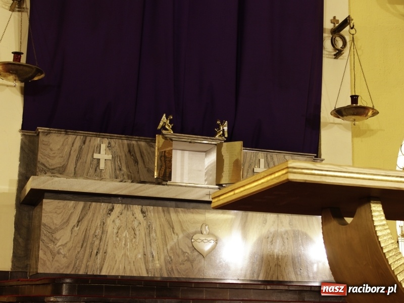 Zdjęcie w galerii na portalu naszraciborz.pl: Wielki Czwartek - dzień kapłaństwa i Eucharystii. Biskup opolski obawia się uśpienia kapłanów wiadomości z regionu