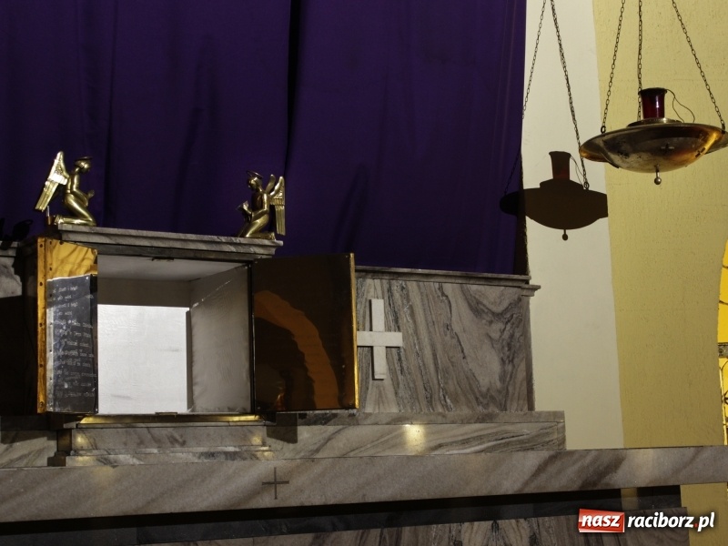 Zdjęcie w galerii na portalu naszraciborz.pl: Wielki Czwartek - dzień kapłaństwa i Eucharystii. Biskup opolski obawia się uśpienia kapłanów wiadomości z regionu