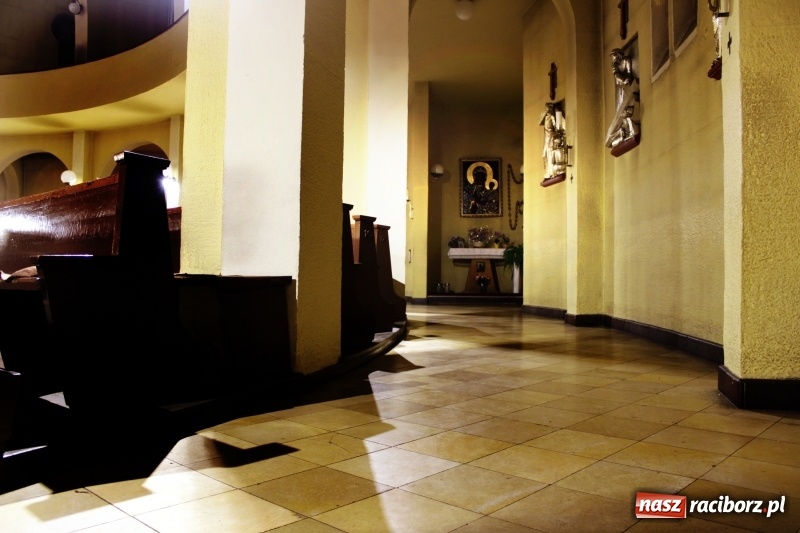 Zdjęcie w galerii na portalu naszraciborz.pl: Wielki Czwartek - dzień kapłaństwa i Eucharystii. Biskup opolski obawia się uśpienia kapłanów wiadomości z regionu