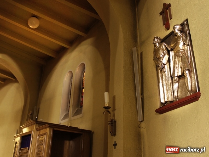 Zdjęcie w galerii na portalu naszraciborz.pl: Wielki Czwartek - dzień kapłaństwa i Eucharystii. Biskup opolski obawia się uśpienia kapłanów wiadomości z regionu