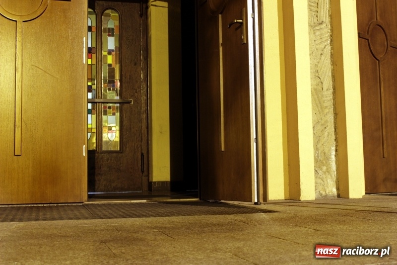 Zdjęcie w galerii na portalu naszraciborz.pl: Wielki Czwartek - dzień kapłaństwa i Eucharystii. Biskup opolski obawia się uśpienia kapłanów wiadomości z regionu