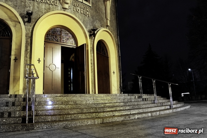 Zdjęcie w galerii na portalu naszraciborz.pl: Wielki Czwartek - dzień kapłaństwa i Eucharystii. Biskup opolski obawia się uśpienia kapłanów wiadomości z regionu