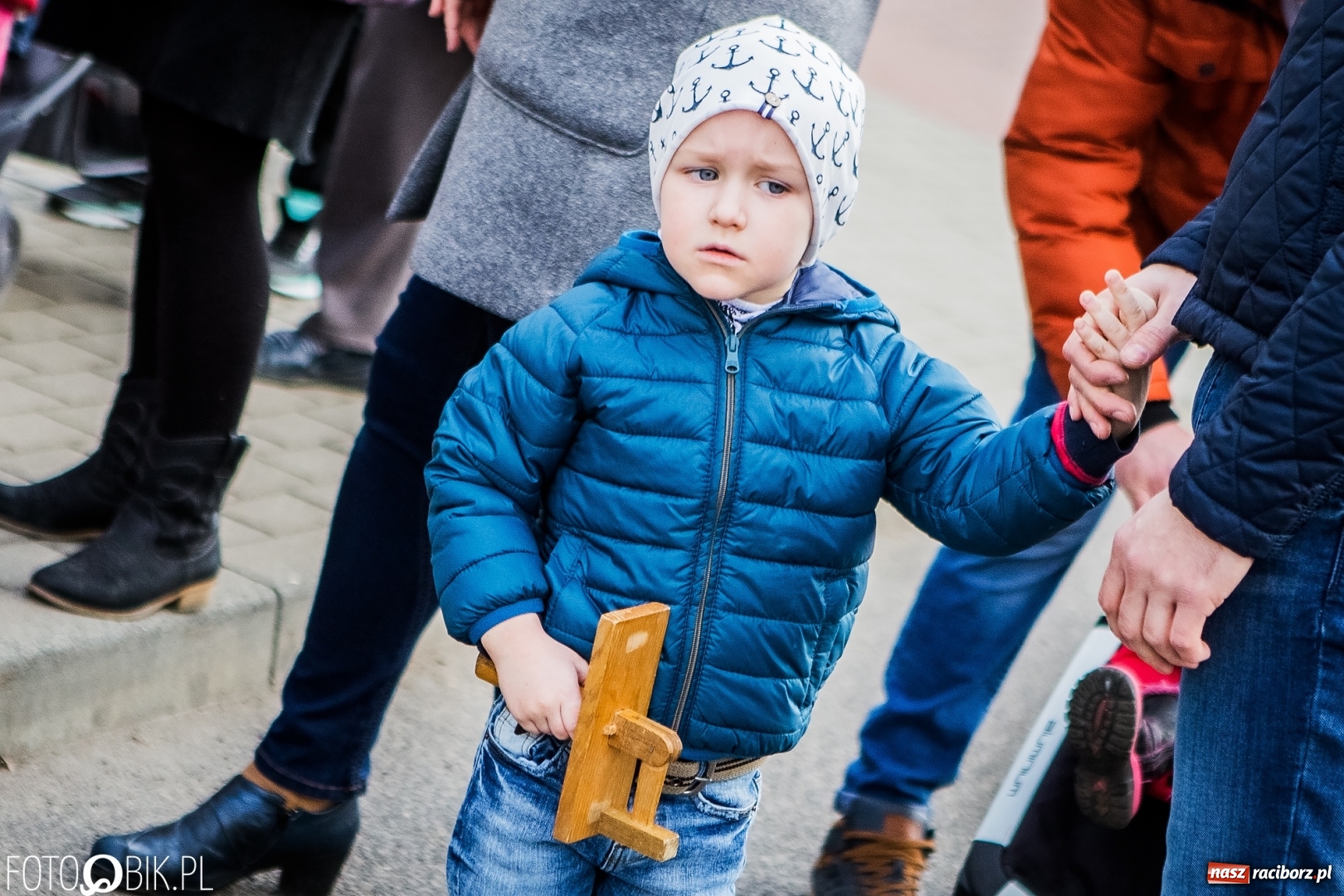 Zdjęcie w galerii na portalu naszraciborz.pl: Wędrowanie z kołatkami w Sudole wiadomości z regionu