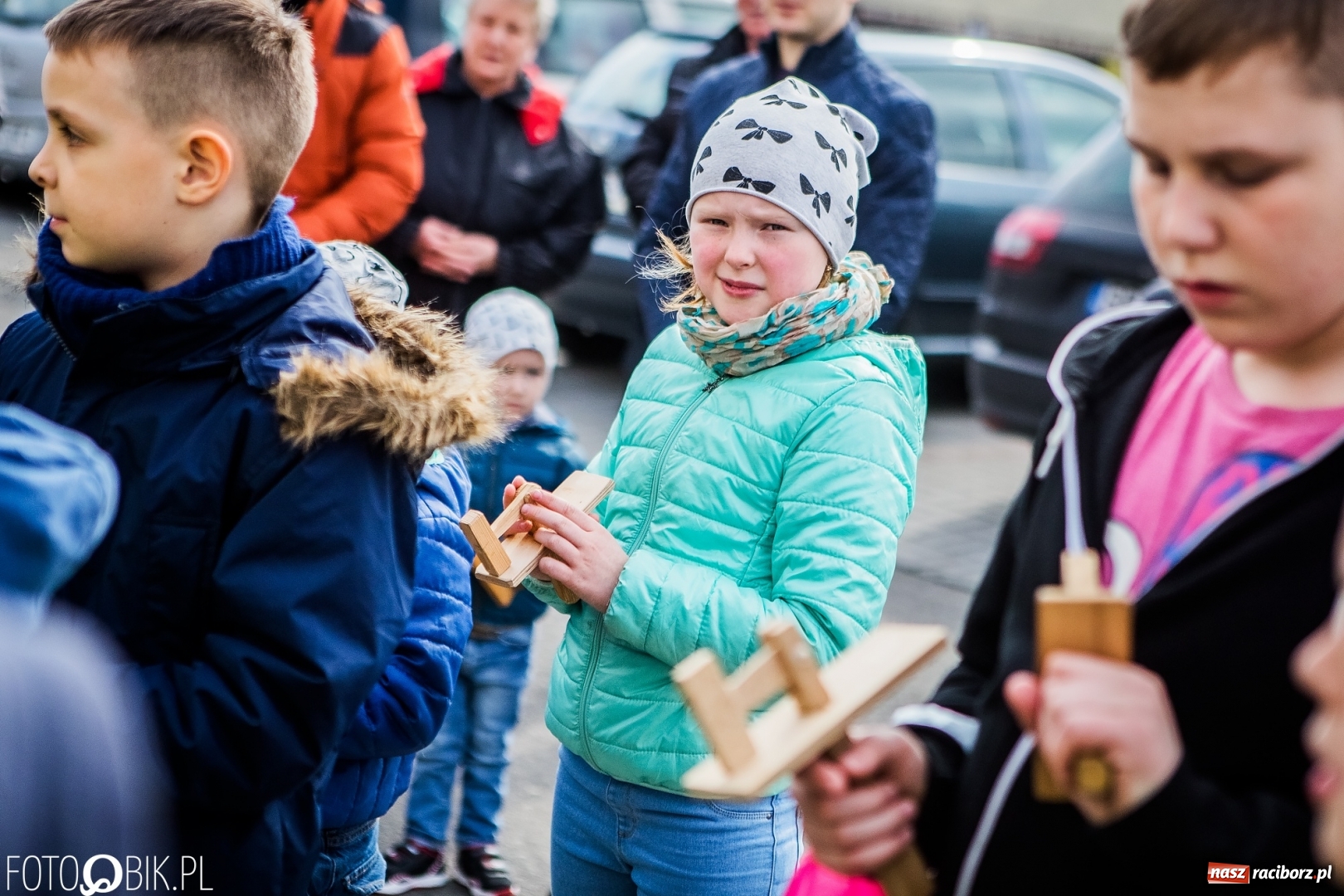 Zdjęcie w galerii na portalu naszraciborz.pl: Wędrowanie z kołatkami w Sudole wiadomości z regionu