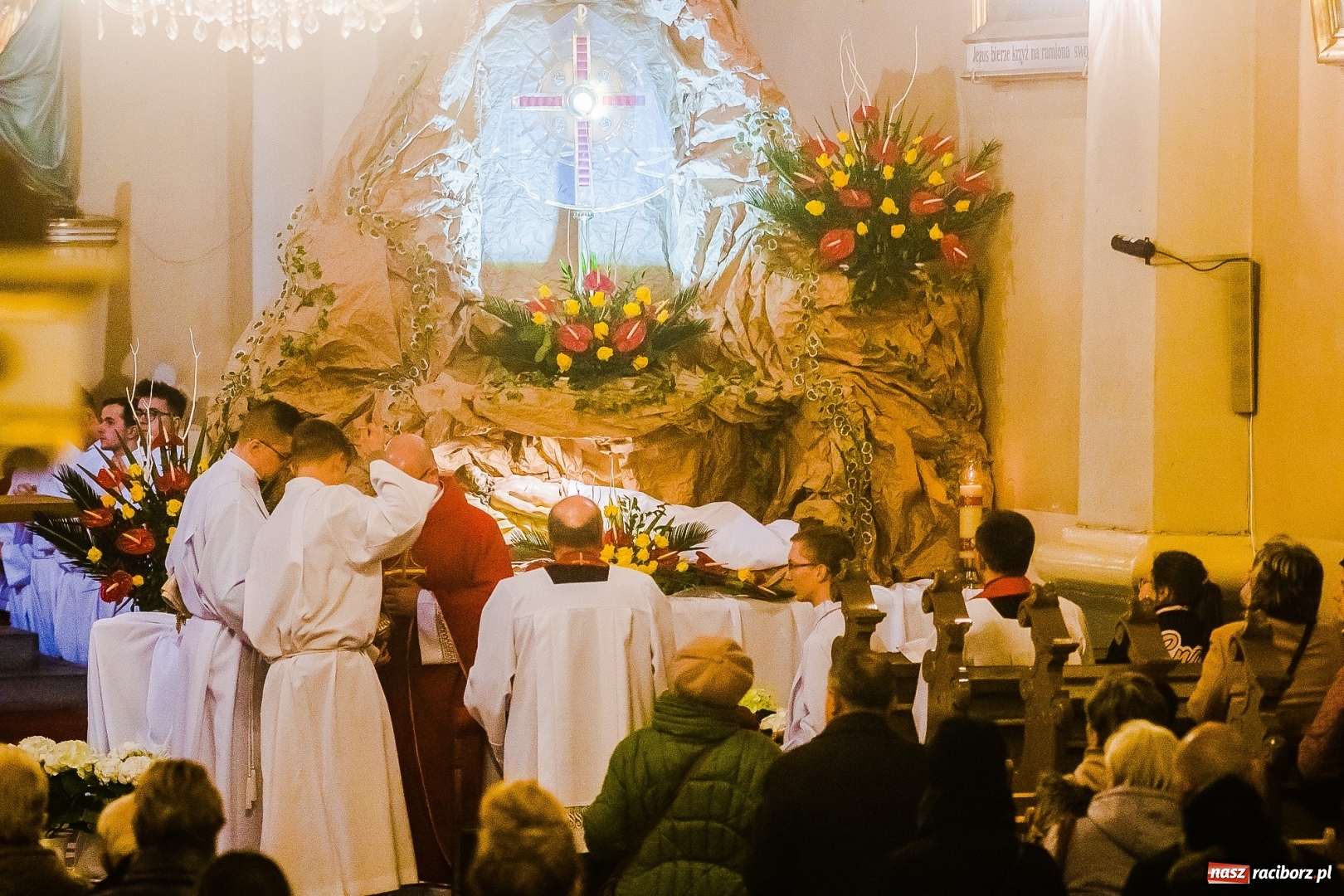 Zdjęcie w galerii na portalu naszraciborz.pl: Groby Pańskie w kościołach Raciborza i okolic  wiadomości z regionu