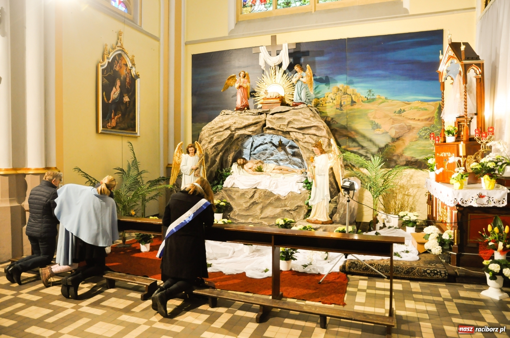 Zdjęcie w galerii na portalu naszraciborz.pl: Groby Pańskie w kościołach Raciborza i okolic  wiadomości z regionu