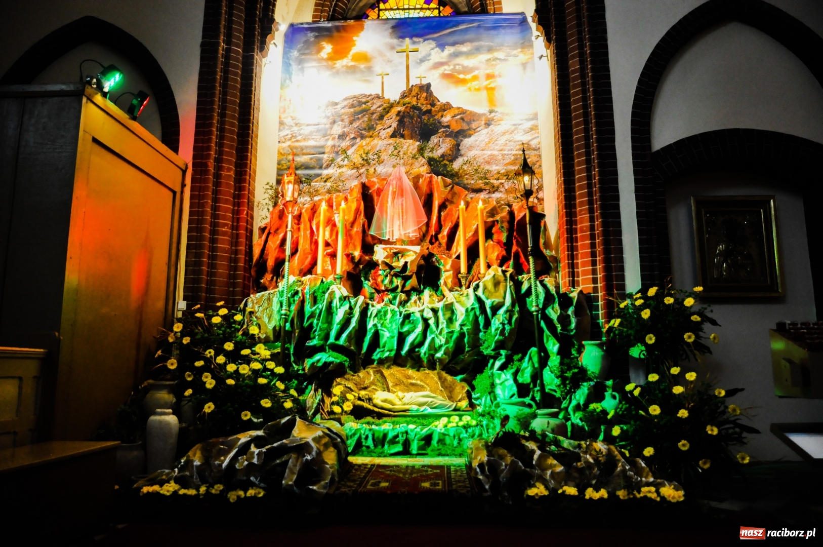 Zdjęcie w galerii na portalu naszraciborz.pl: Groby Pańskie w kościołach Raciborza i okolic  wiadomości z regionu