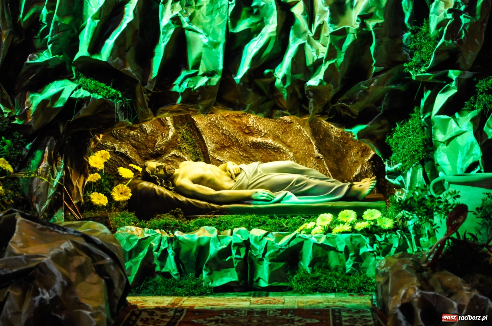 Zdjęcie w galerii na portalu naszraciborz.pl: Groby Pańskie w kościołach Raciborza i okolic  wiadomości z regionu