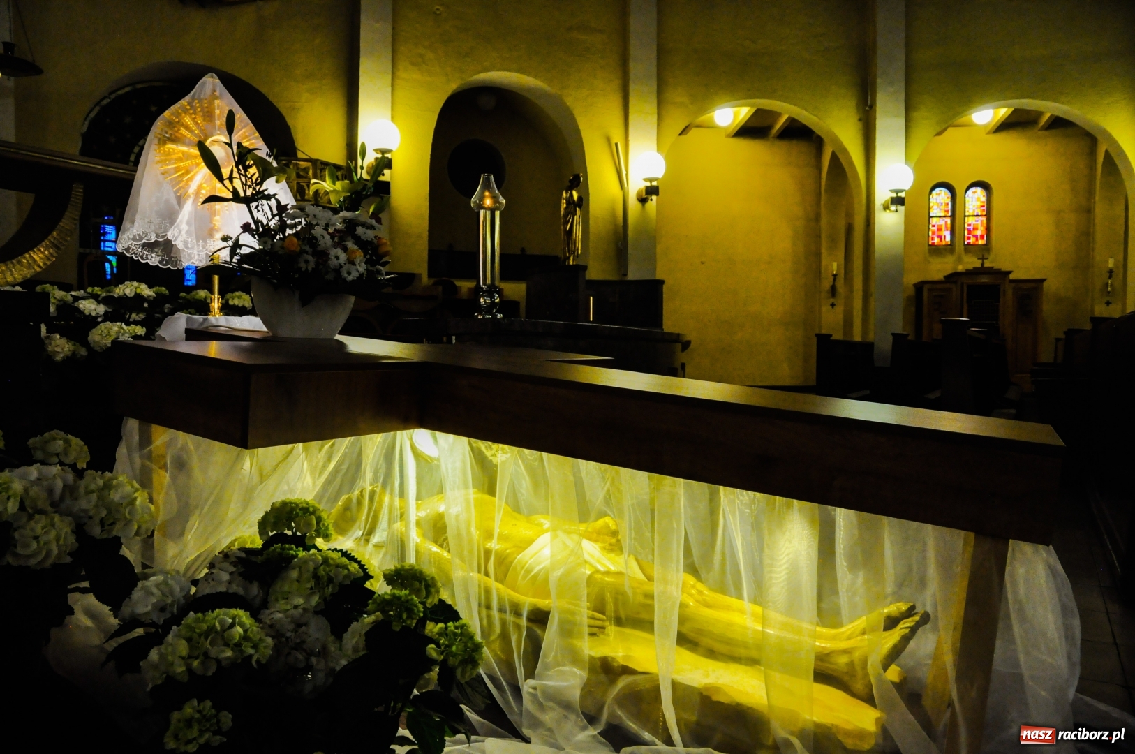 Zdjęcie w galerii na portalu naszraciborz.pl: Groby Pańskie w kościołach Raciborza i okolic  wiadomości z regionu