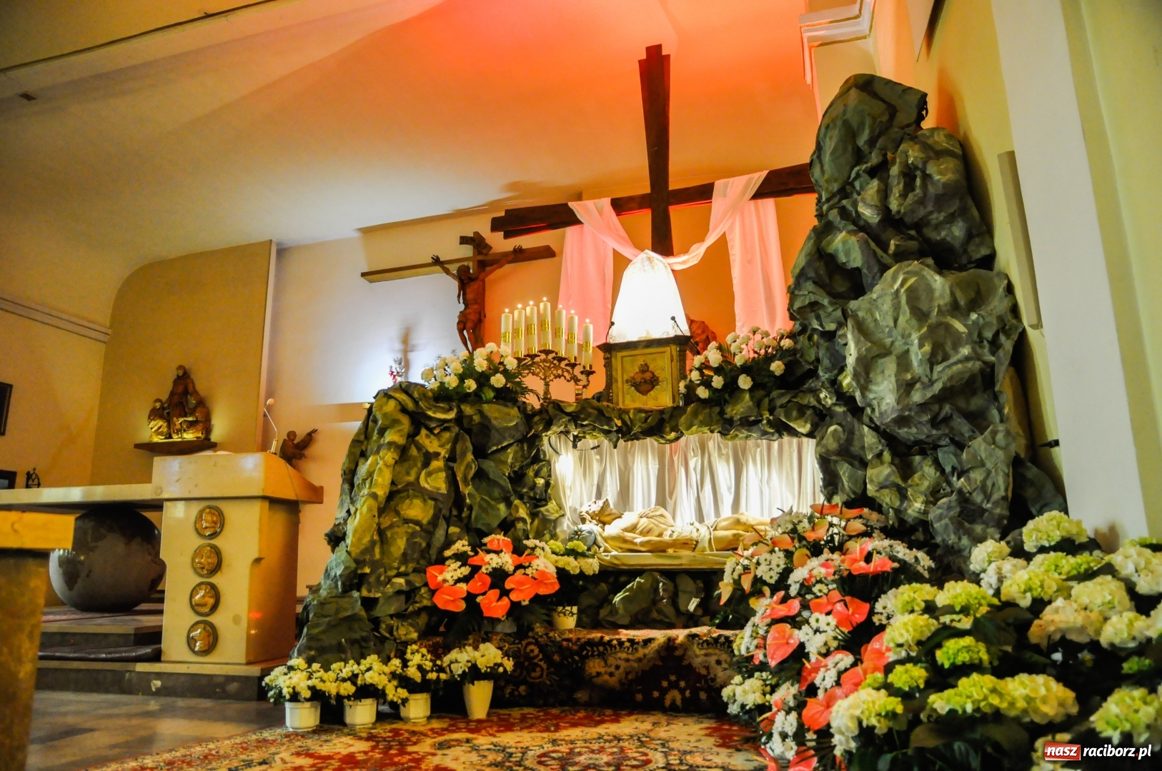 Zdjęcie w galerii na portalu naszraciborz.pl: Groby Pańskie w kościołach Raciborza i okolic  wiadomości z regionu