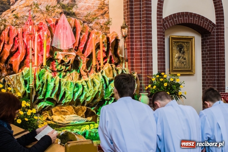Zdjęcie w galerii na portalu naszraciborz.pl: Groby Pańskie w kościołach Raciborza i okolic  wiadomości z regionu